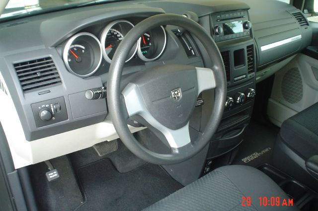 Dodge Grand Caravan 2010 photo 1