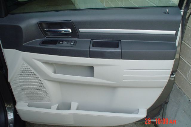 Dodge Grand Caravan 2010 photo 13