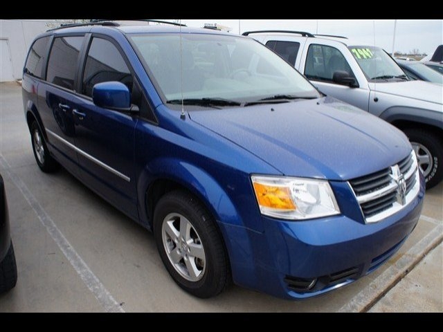 Dodge Grand Caravan 2010 photo 2