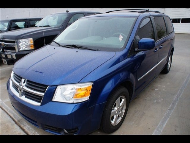 Dodge Grand Caravan 2010 photo 3