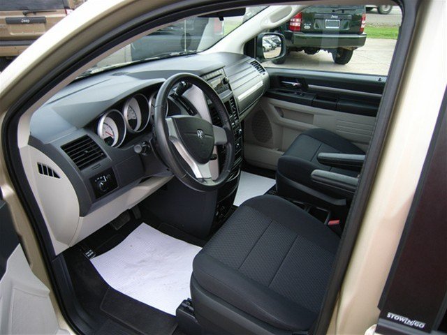 Dodge Grand Caravan 4DR FWD GLS 2.7 Unspecified