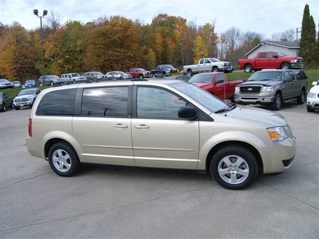 Dodge Grand Caravan 2010 photo 3