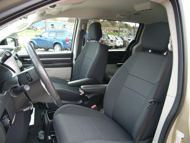 Dodge Grand Caravan 2010 photo 4