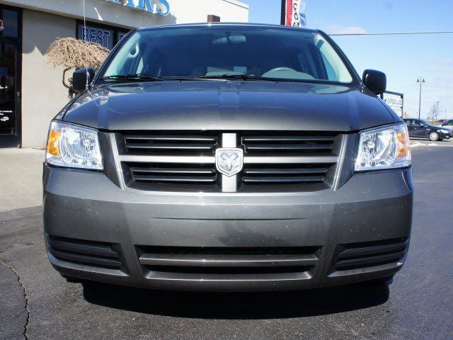 Dodge Grand Caravan 2010 photo 2