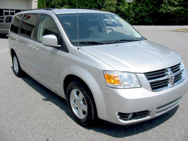 Dodge Grand Caravan 2010 photo 1