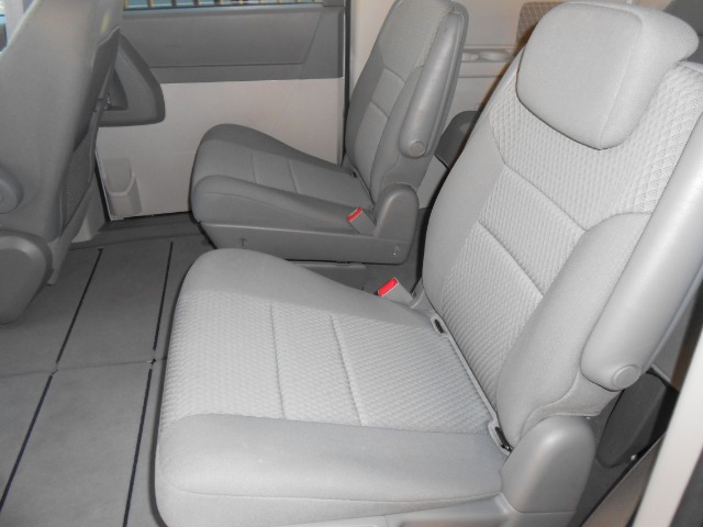 Dodge Grand Caravan 2010 photo 1