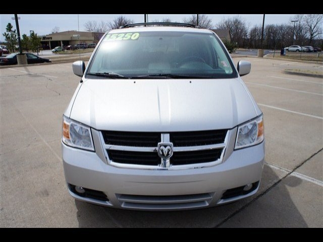 Dodge Grand Caravan 2010 photo 3