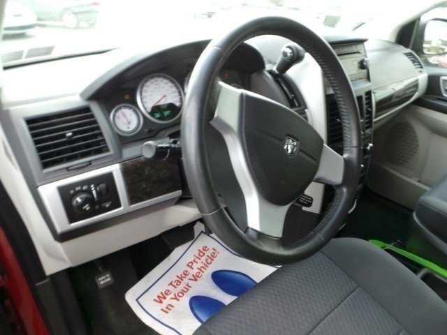Dodge Grand Caravan 2010 photo 1