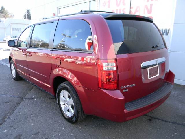 Dodge Grand Caravan 2010 photo 2
