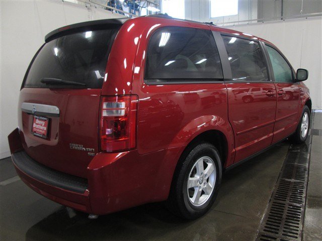 Dodge Grand Caravan 2010 photo 2