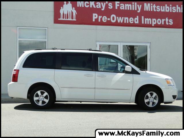 Dodge Grand Caravan 2010 photo 1