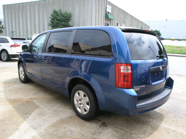 Dodge Grand Caravan 2010 photo 2