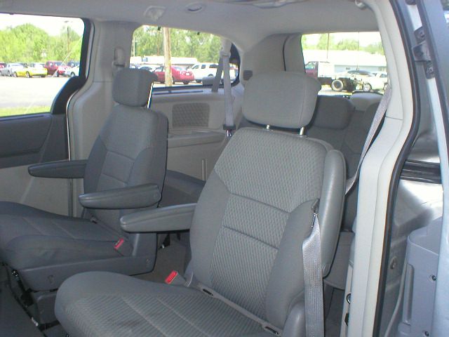 Dodge Grand Caravan 2010 photo 2