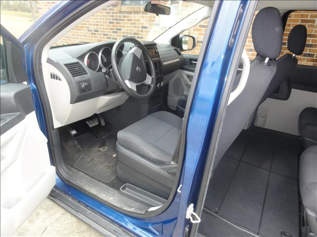 Dodge Grand Caravan 2010 photo 2