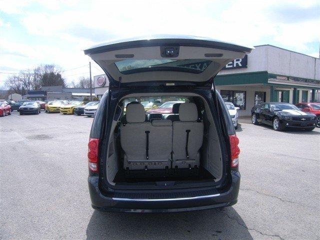 Dodge Grand Caravan 2011 photo 27