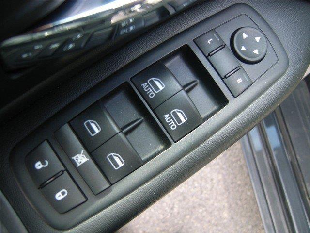 Dodge Grand Caravan 2011 photo 3