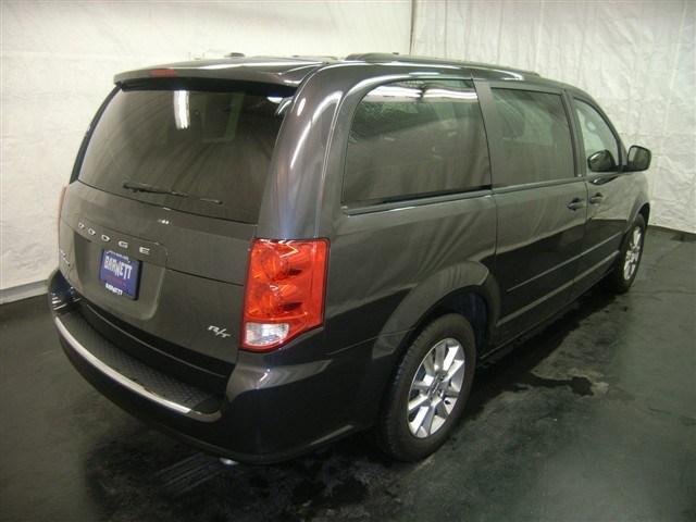 Dodge Grand Caravan 2011 photo 2