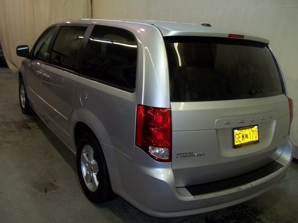 Dodge Grand Caravan 2011 photo 1