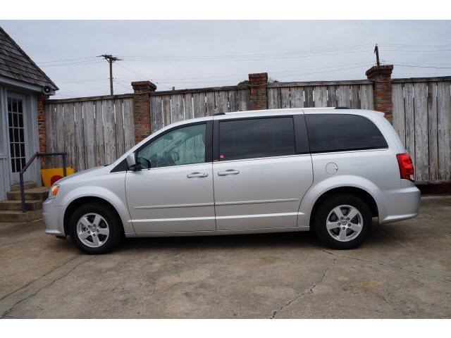 Dodge Grand Caravan 2011 photo 1