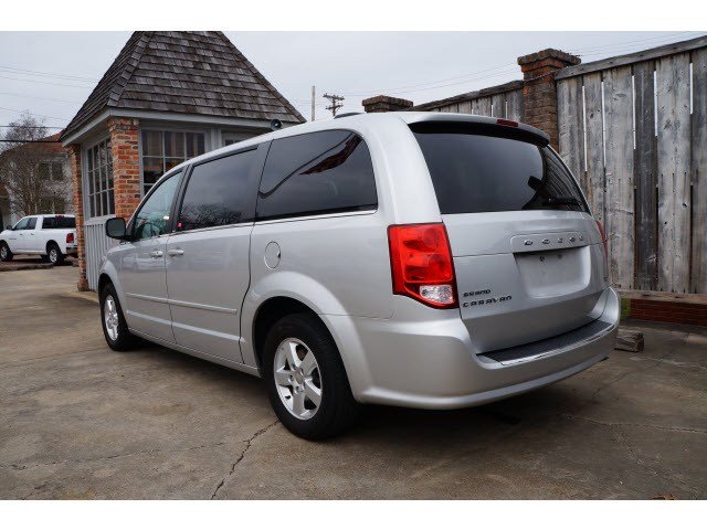 Dodge Grand Caravan 2011 photo 2