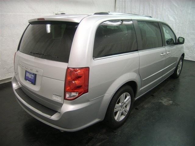 Dodge Grand Caravan 2011 photo 2