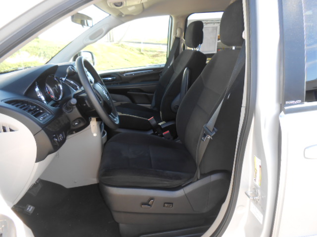 Dodge Grand Caravan 2011 photo 2