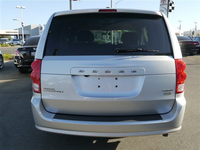 Dodge Grand Caravan 2011 photo 3
