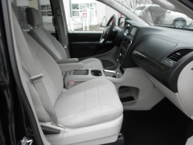 Dodge Grand Caravan 2011 photo 2