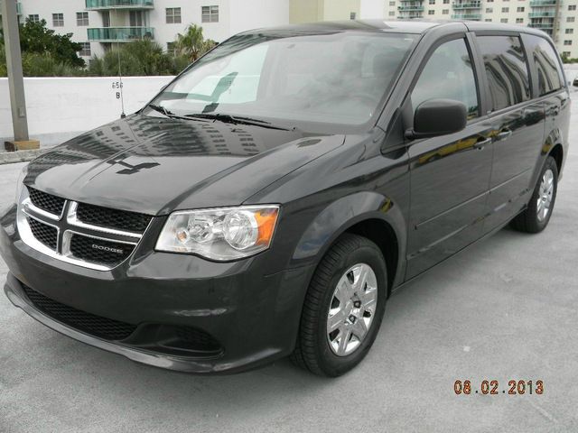 Dodge Grand Caravan 2011 photo 1