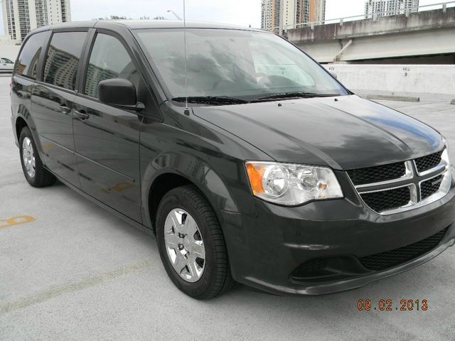 Dodge Grand Caravan 2011 photo 2