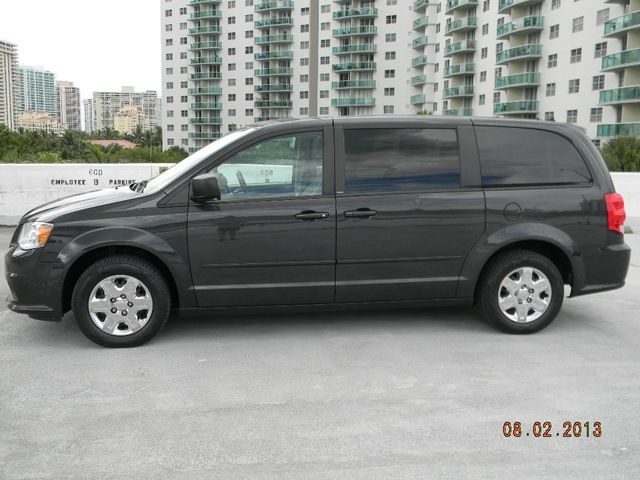 Dodge Grand Caravan 2011 photo 3