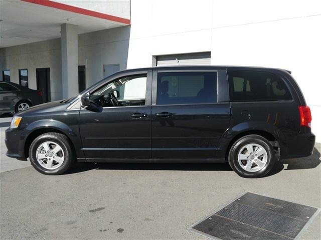 Dodge Grand Caravan 2011 photo 3