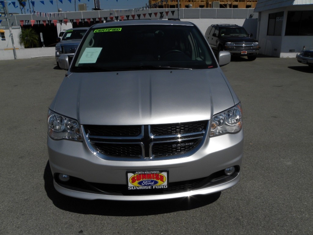 Dodge Grand Caravan 2011 photo 1