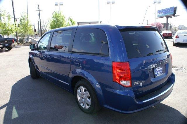 Dodge Grand Caravan 2011 photo 3