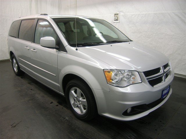 Dodge Grand Caravan 2011 photo 1