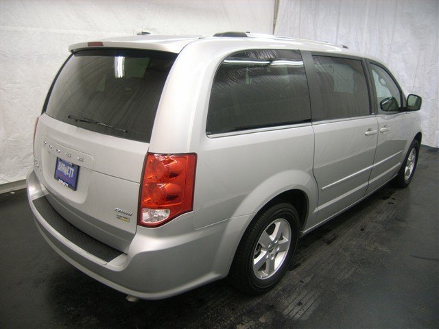 Dodge Grand Caravan 2011 photo 2
