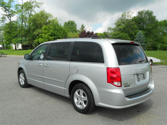 Dodge Grand Caravan 2011 photo 2