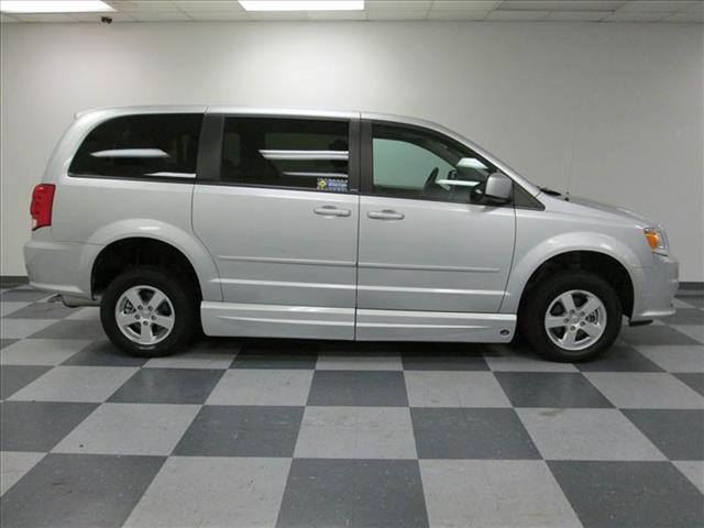 Dodge Grand Caravan 2011 photo 1