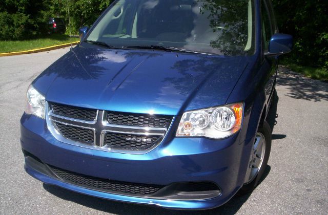 Dodge Grand Caravan 2011 photo 1