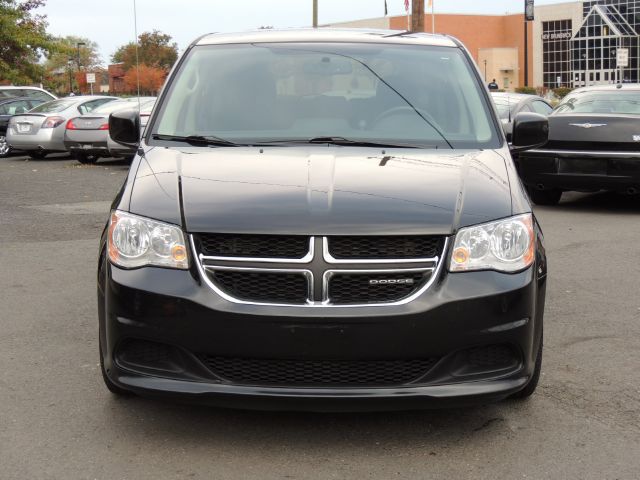 Dodge Grand Caravan 2011 photo 1
