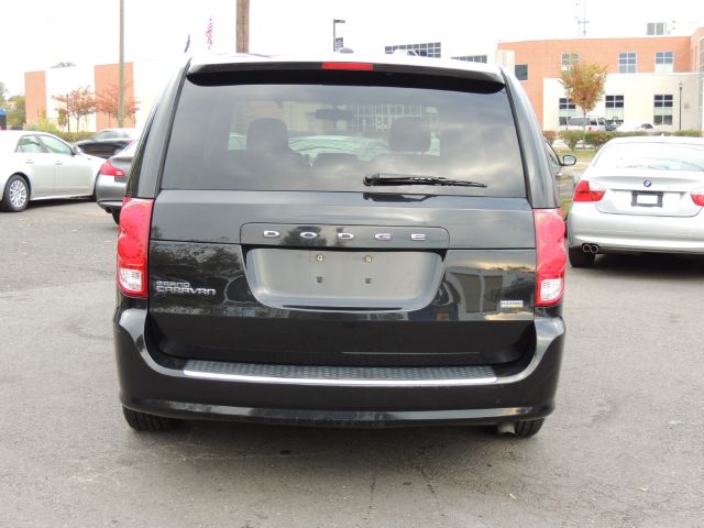 Dodge Grand Caravan 2011 photo 2