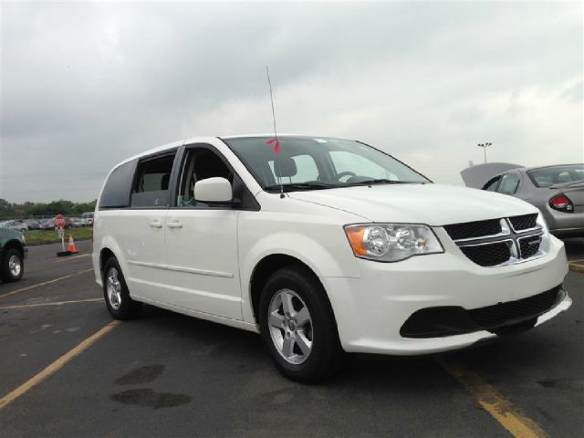 Dodge Grand Caravan 2011 photo 2