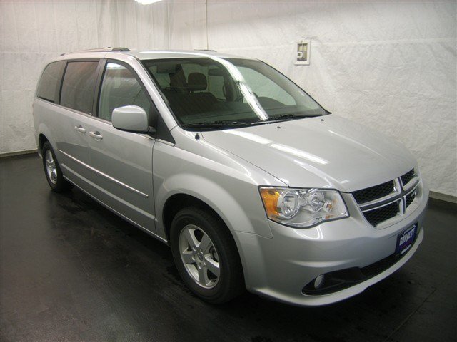 Dodge Grand Caravan 2011 photo 1