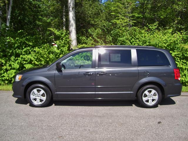 Dodge Grand Caravan 2011 photo 1