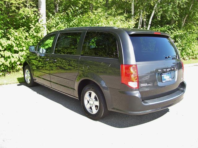 Dodge Grand Caravan 2011 photo 2