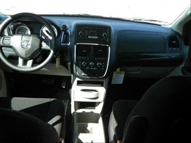 Dodge Grand Caravan 2012 photo 2