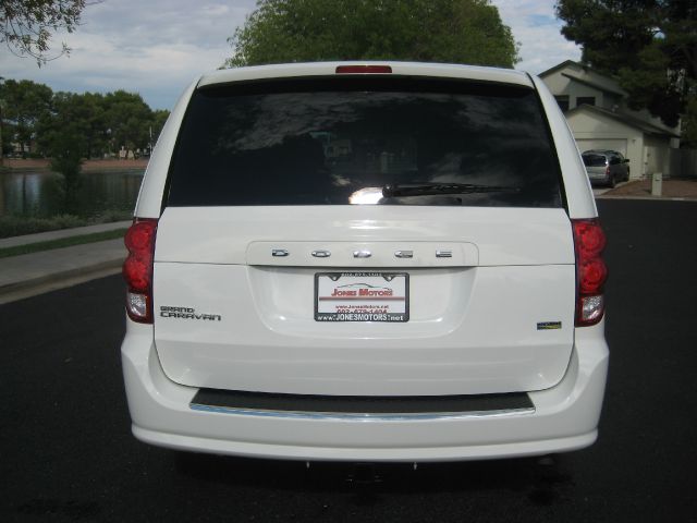 Dodge Grand Caravan 2012 photo 3
