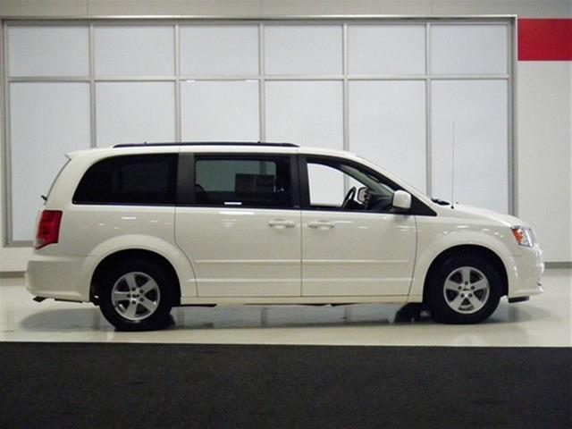 Dodge Grand Caravan 2012 photo 2