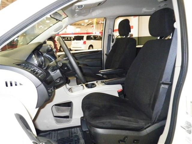 Dodge Grand Caravan 2012 photo 3