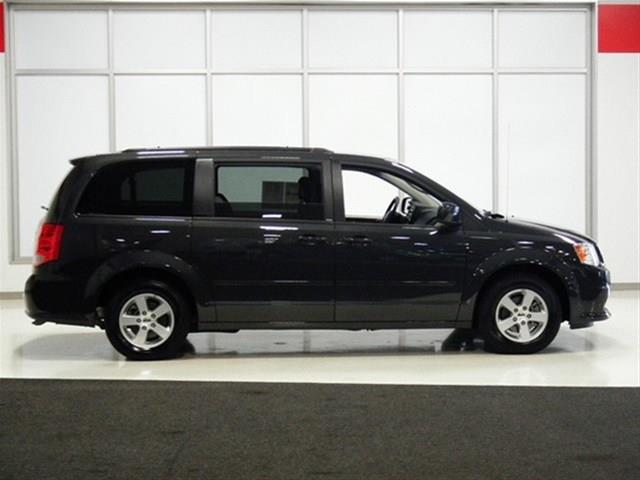 Dodge Grand Caravan 2012 photo 3